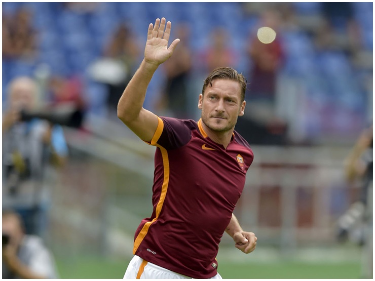 "Huyền thoại Roma" Totti giờ ra sao sau khi bị vợ cắm sừng? - 1