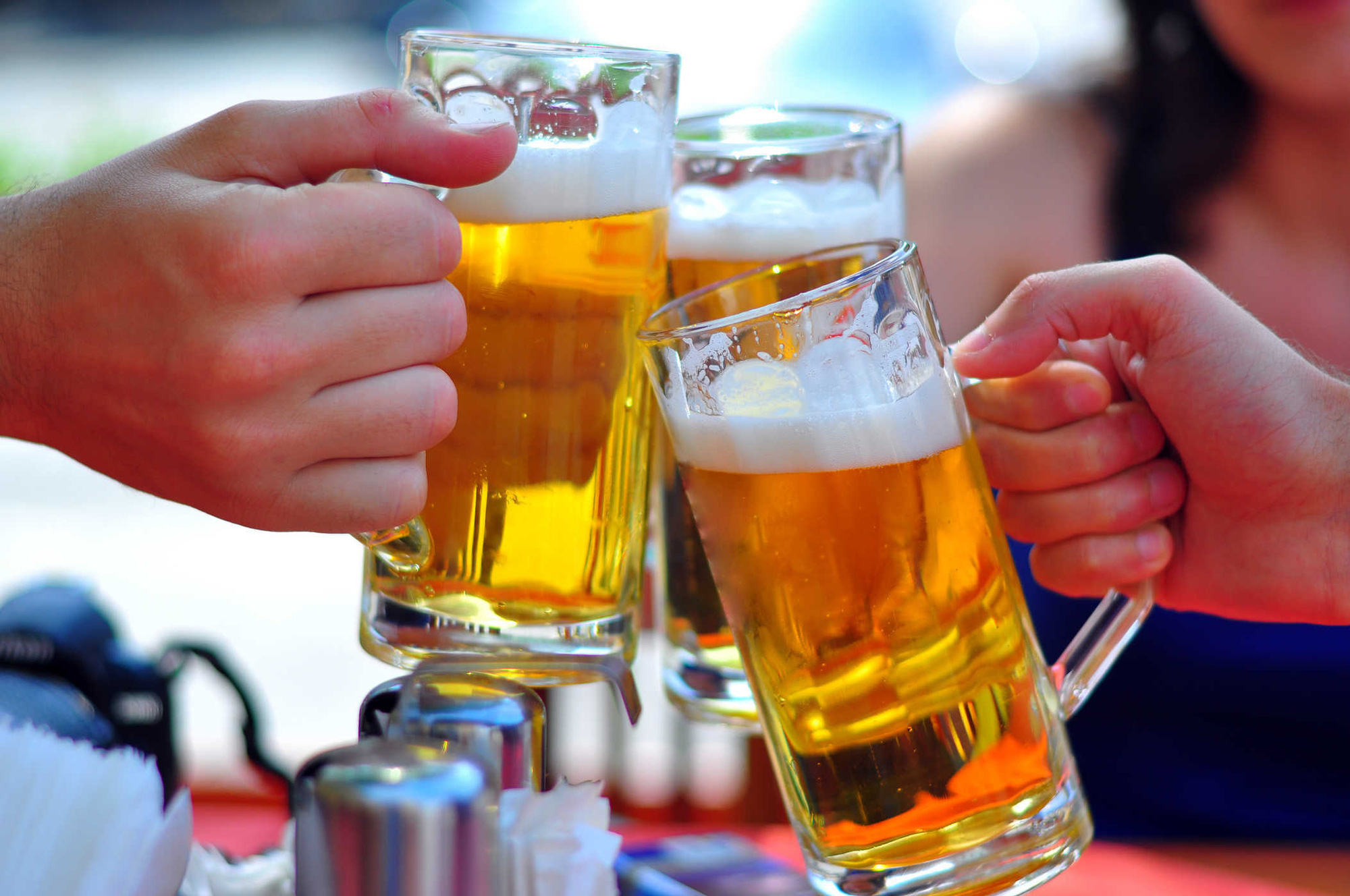 Uống rượu hay uống bia có hại cho nam giới hơn? - 2