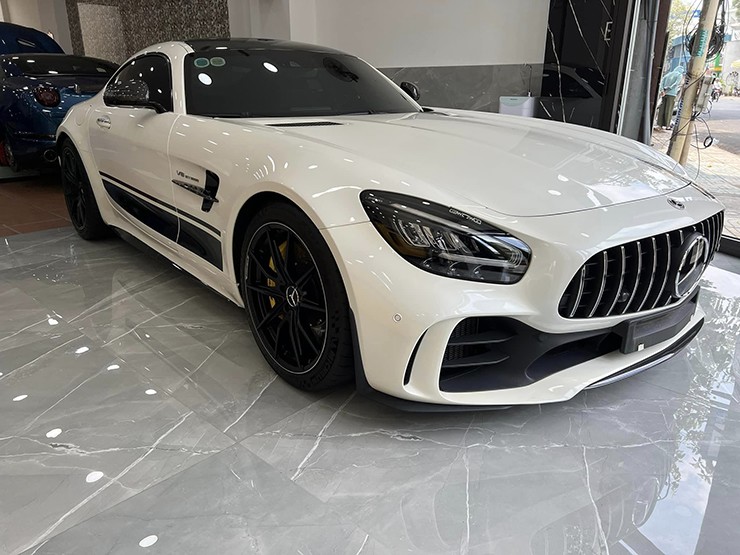 Qua Vũ "chốt đơn" Mercedes-AMG GT R hơn 11 tỷ đồng chỉ sau vài phút xem xe - 1