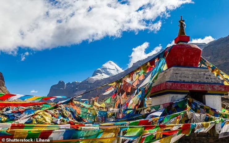 Ngọn núi nổi tiếng ở Tây Tạng nhưng không ai dám leo lên đỉnh vì một lý do - 2