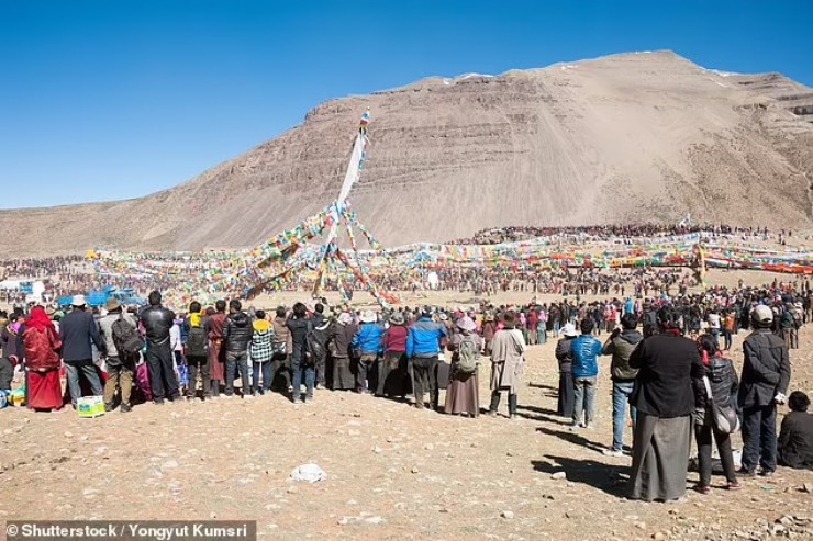 Ngọn núi nổi tiếng ở Tây Tạng nhưng không ai dám leo lên đỉnh vì một lý do - 4
