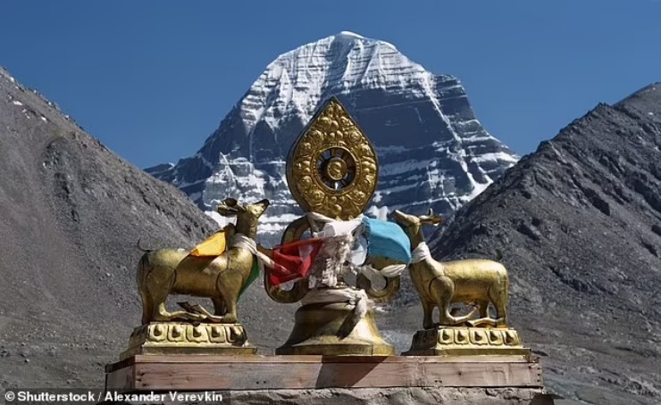 Ngọn núi nổi tiếng ở Tây Tạng nhưng không ai dám leo lên đỉnh vì một lý do - 5