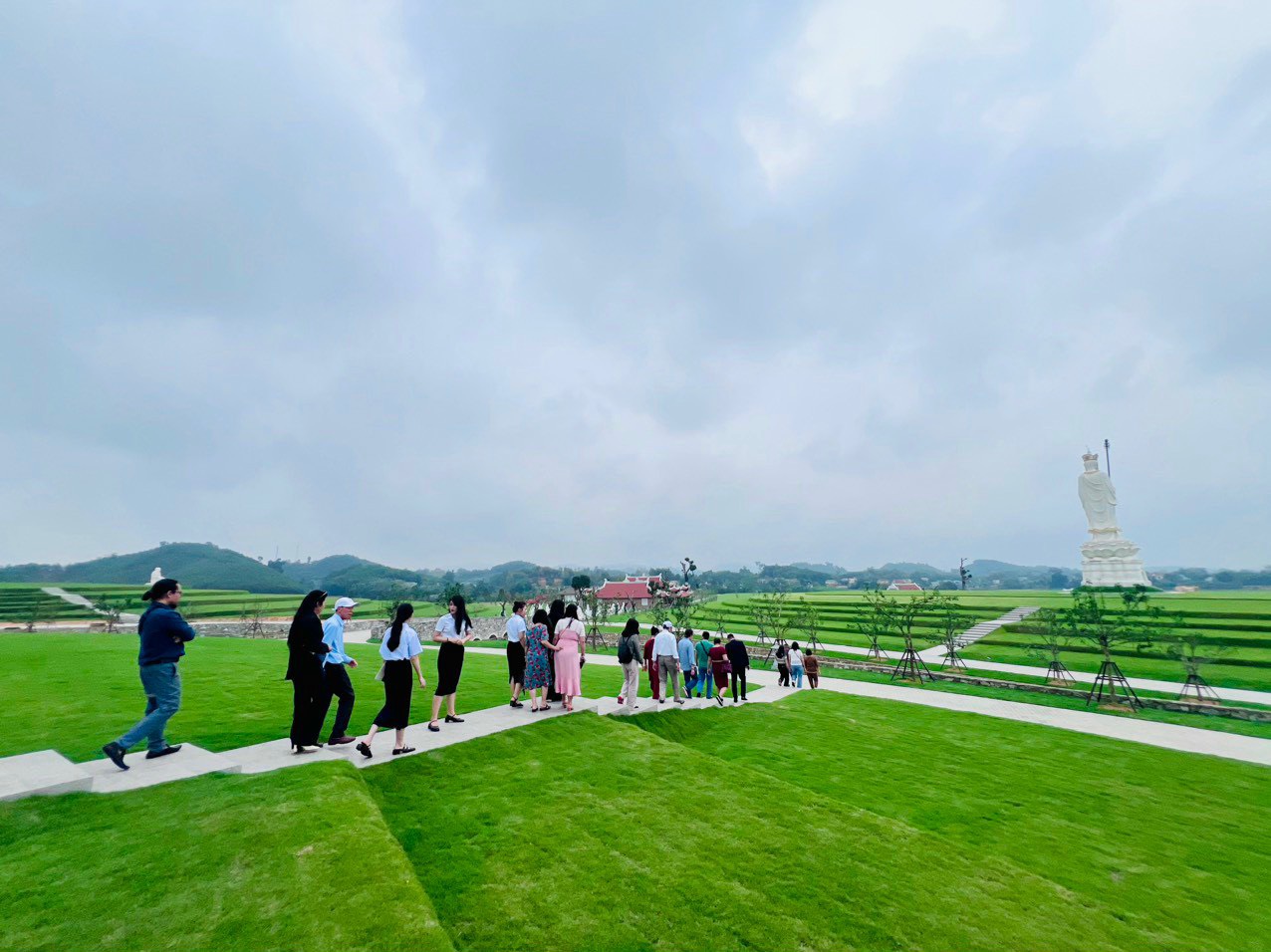 Giải mã sức hút công viên nghĩa trang tại Tuyên Quang đang được người Hà Nội tìm kiếm - 4