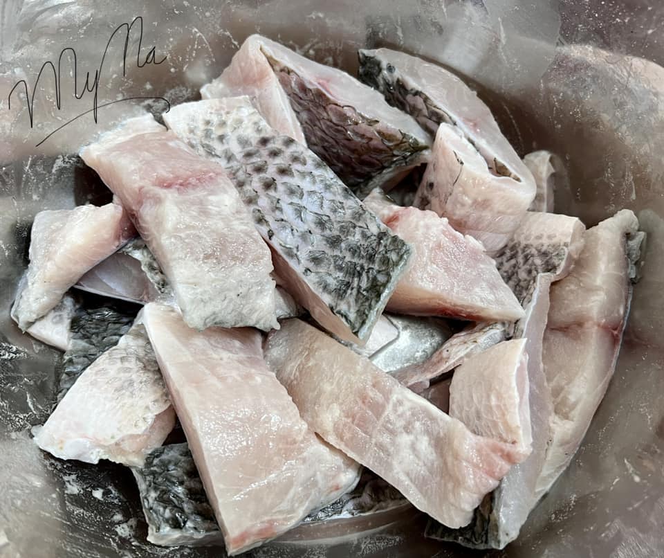 Mẹo chiên cá giòn tan, ngọt thịt để làm bún cá chấm hay chan đều ngon xuất sắc - 5