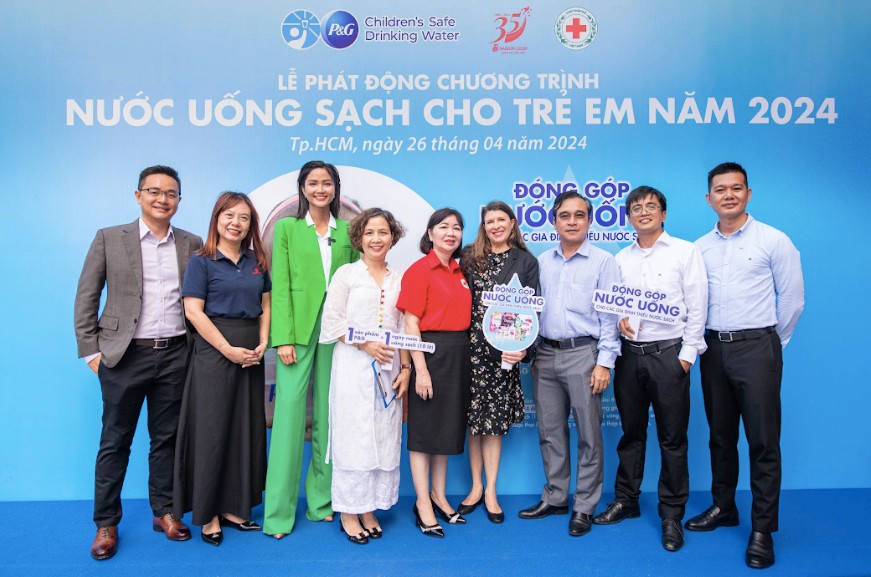 P&G Việt Nam tiếp tục triển khai hợp tác chiến lược cùng Saigon Co.op mang nước uống sạch đến cộng đồng - 1