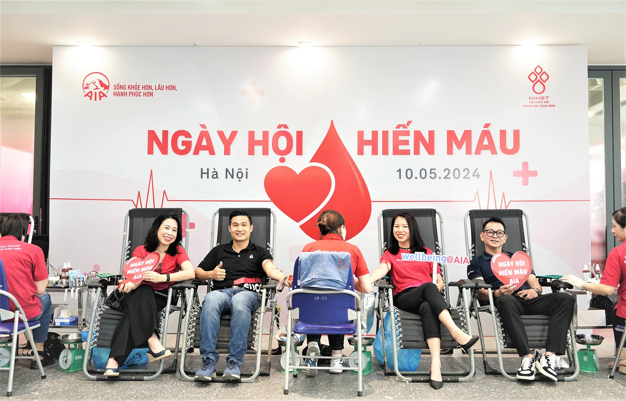 Gần 200 thành viên AIA Việt Nam tham gia hiến máu nhân đạo  - 1