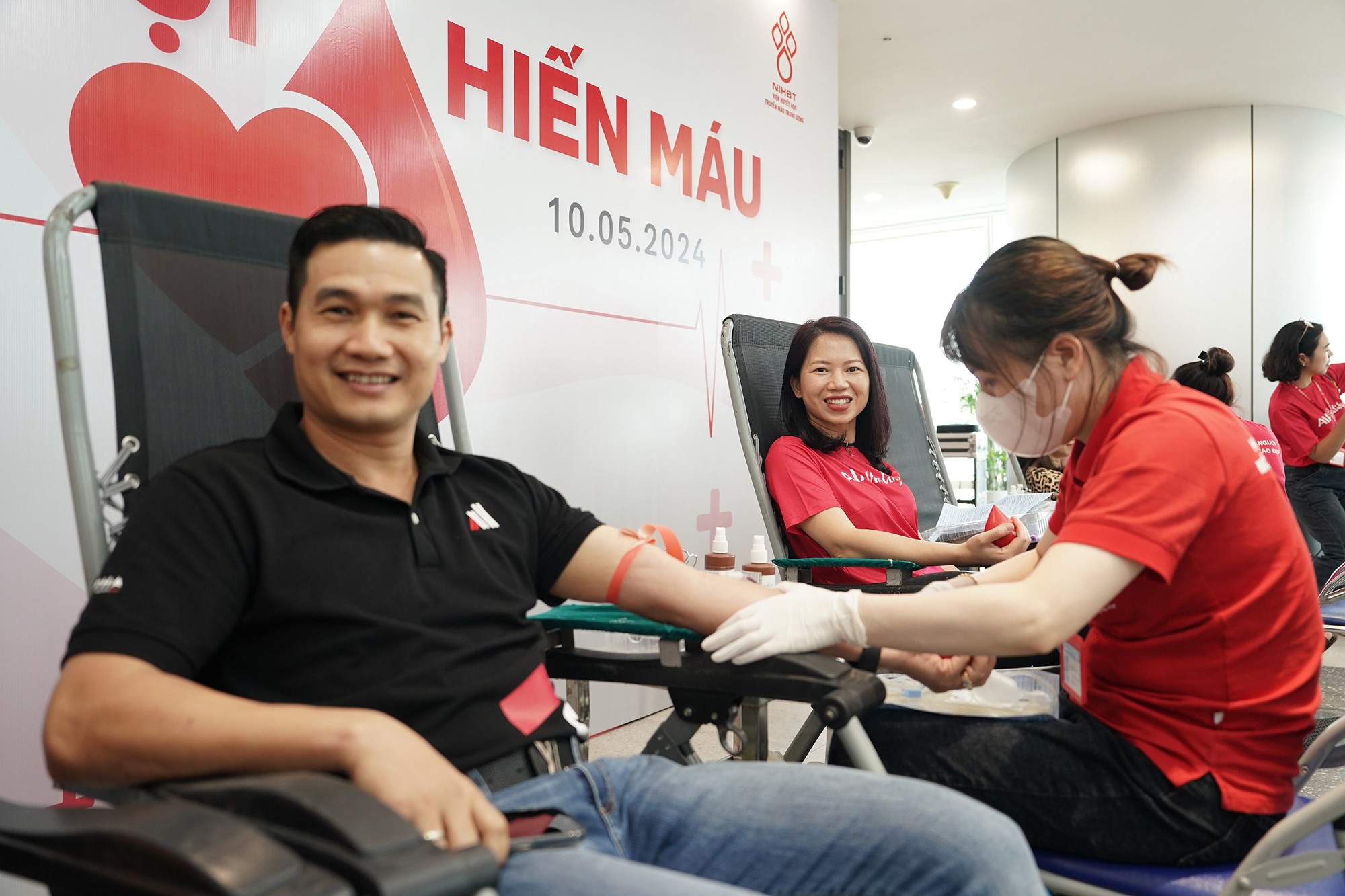 Gần 200 thành viên AIA Việt Nam tham gia hiến máu nhân đạo  - 8