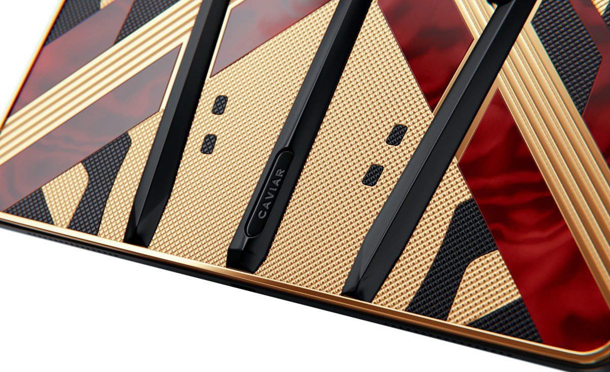 Ra mắt iPad Pro 2024 Criss-Cross mạ vàng 24K, giá lên tới hơn 300 triệu đồng - 3