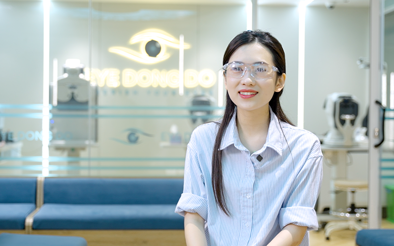 Chia sẻ “tâm phục khẩu phục” của bệnh nhân sau phẫu thuật tật khúc xạ bằng công nghệ SmartSight - 2