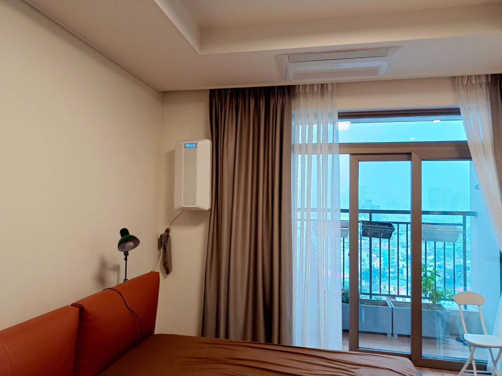 Sống thế nào giữa bầu không khí ô nhiễm nghiêm trọng tại Hà Nội? - 3