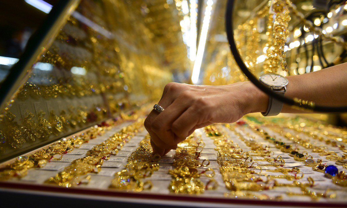 Giá vàng hôm nay 30/5: Vàng SJC rơi thẳng đứng, giá mua vào giảm gần 4 triệu đồng/lượng - 1