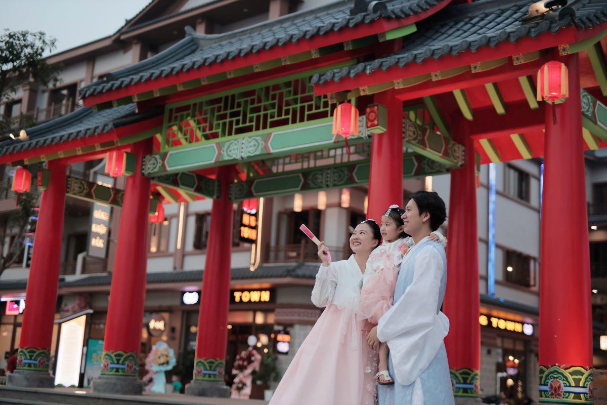 Người Hàn trầm trồ với chuẩn sống được “may đo” ở Trung tâm Hàn Quốc mới tại Việt Nam - 1