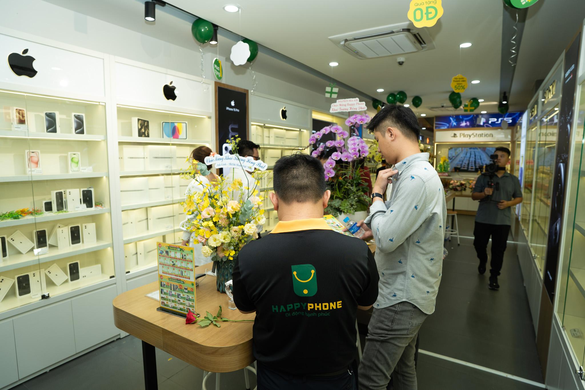 Happy Phone khai trương cửa hàng đầu tiên tại 483 Tô Hiến Thành, P14, Q10 - 3