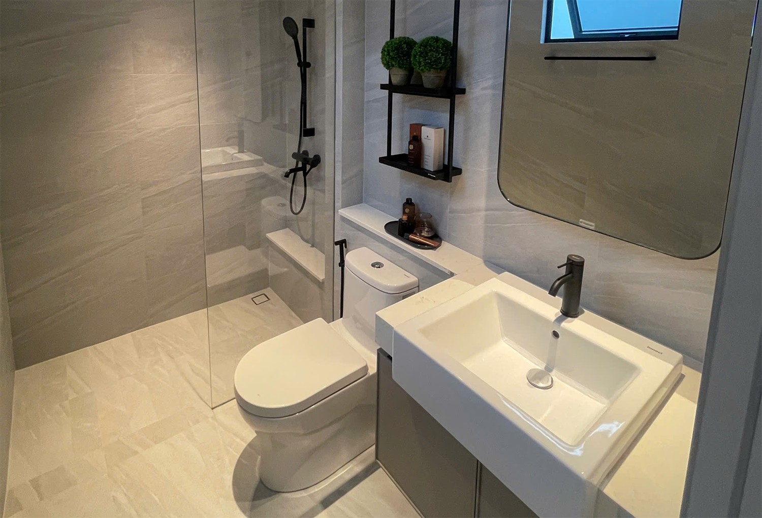 Không gian phòng tắm đầy đủ tiện nghi trở thành điểm sáng đắt giá của căn chung cư tỷ đô Lumi Hà Nội - 3