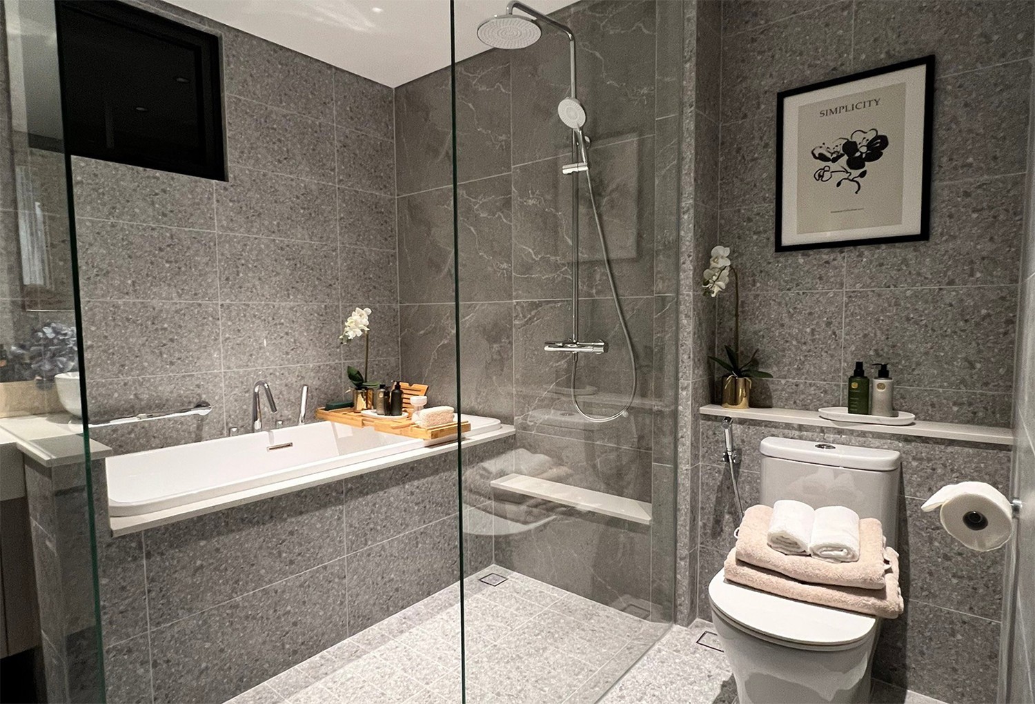 Không gian phòng tắm đầy đủ tiện nghi trở thành điểm sáng đắt giá của căn chung cư tỷ đô Lumi Hà Nội - 5