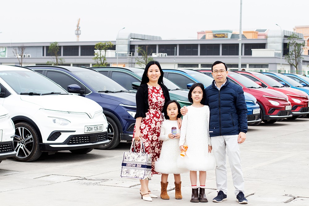Gần 400 xe điện VinFast tạo biểu tượng "Vì Việt Nam Xanh", mở màn ấn tượng tại Ngày hội Xanh lớn nhất Việt Nam - 1