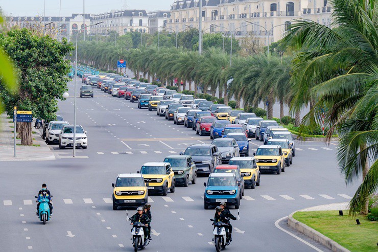 Người dân đổ xô mua nhà, “gà đẻ trứng vàng” của tỷ phú Phạm Nhật Vượng lãi gần 30 tỷ đồng mỗi ngày - 3