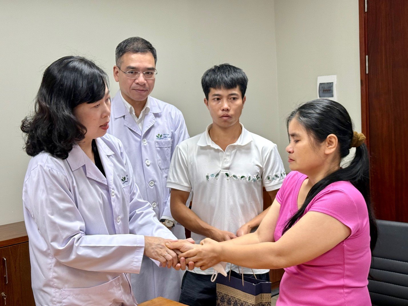 Vụ bệnh viện bị tố yêu cầu nộp đủ tiền mới cấp cứu bé 4 tuổi: Bộ trưởng Y tế nói gì? - 2