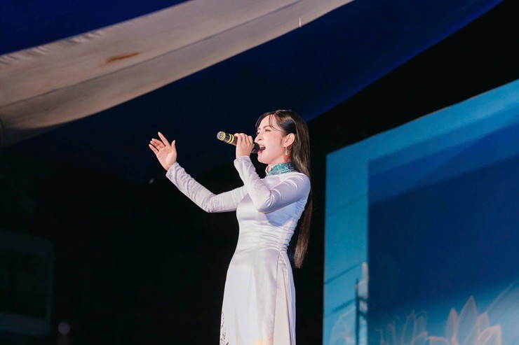 "Viết tiếp câu chuyện hòa bình" gây bão mạng, Duyên Quỳnh kiếm được bao nhiêu tiền từ Youtube? - 2