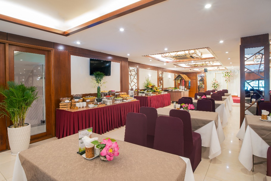 Dừng chân nơi bình yên, thưởng thức buffet chay Khách sạn Viễn Đông - 5