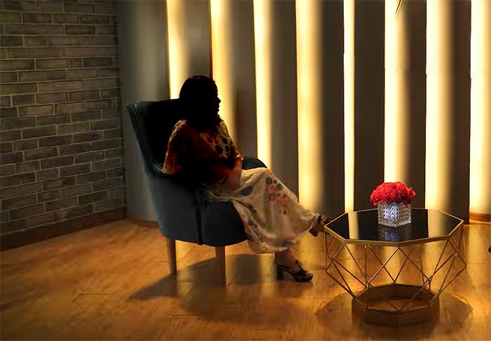 Vợ đau đớn bắt gian chồng tại giường với “người thứ ba” - 1