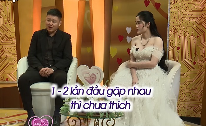 Chàng trai "ủ mưu" qua đêm với gái trẻ quen trên bar - 2