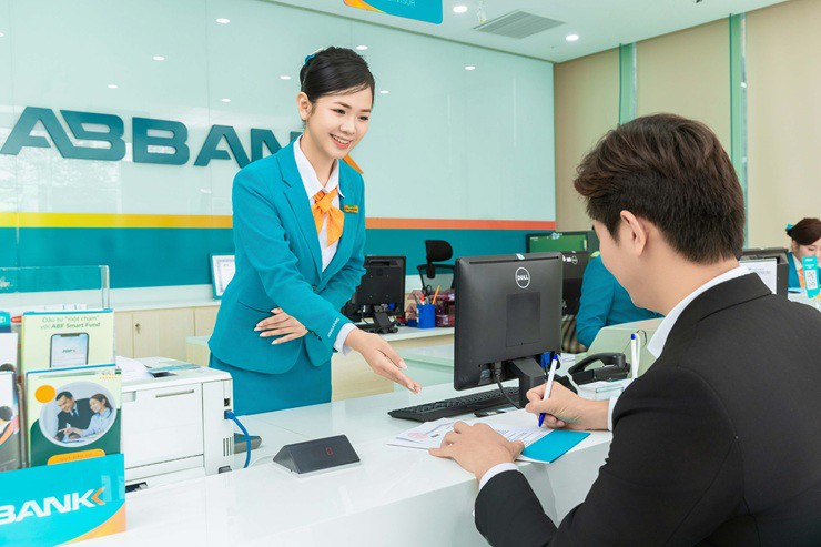 Lãi tiết kiệm tăng trở lại, mang 100 triệu đồng gửi ngân hàng nhận được bao nhiêu tiền lãi? - 1