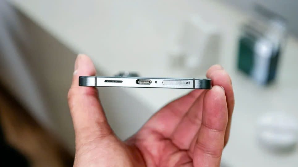 Trên tay Galaxy S25 Edge siêu hot: Vừa mỏng vừa sang - 6