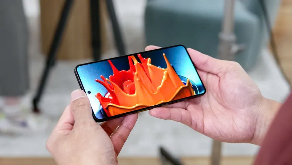 Trên tay Galaxy S25 Edge siêu hot: Vừa mỏng vừa sang - 7