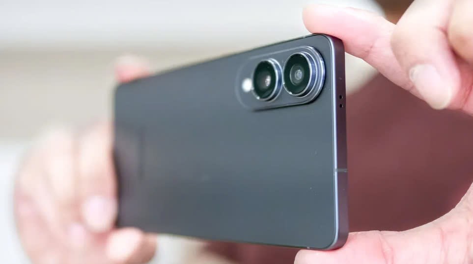 Trên tay Galaxy S25 Edge siêu hot: Vừa mỏng vừa sang - 4