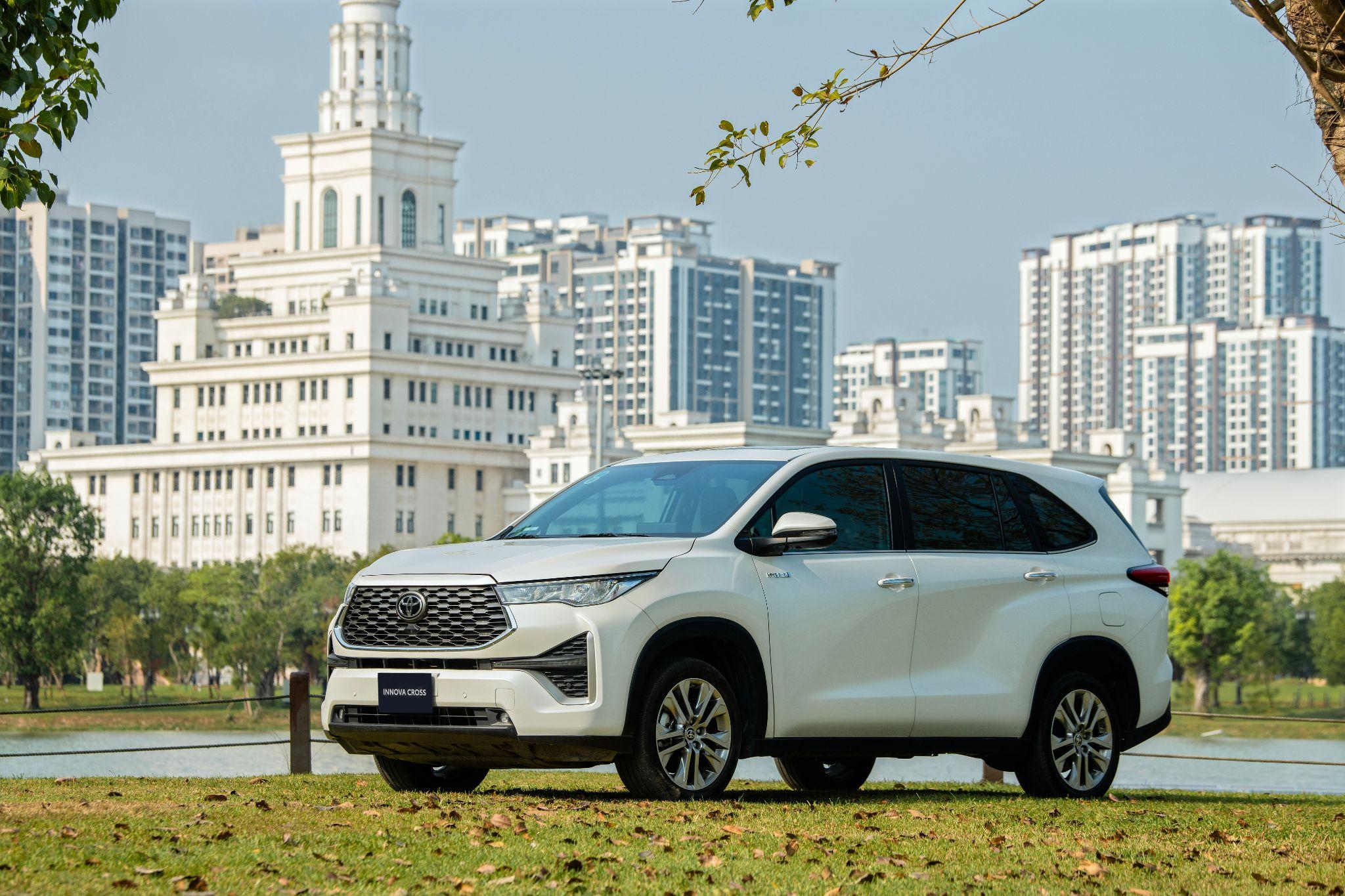 Khách hàng Việt “xanh hóa” lựa chọn ô tô: Toyota khẳng định vị thế mảng xe Hybrid - 2