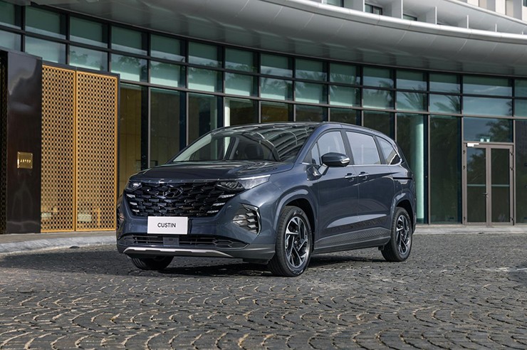 Giá xe MPV cỡ trung Hyundai Custin cập nhật tháng 5/2025 - 3