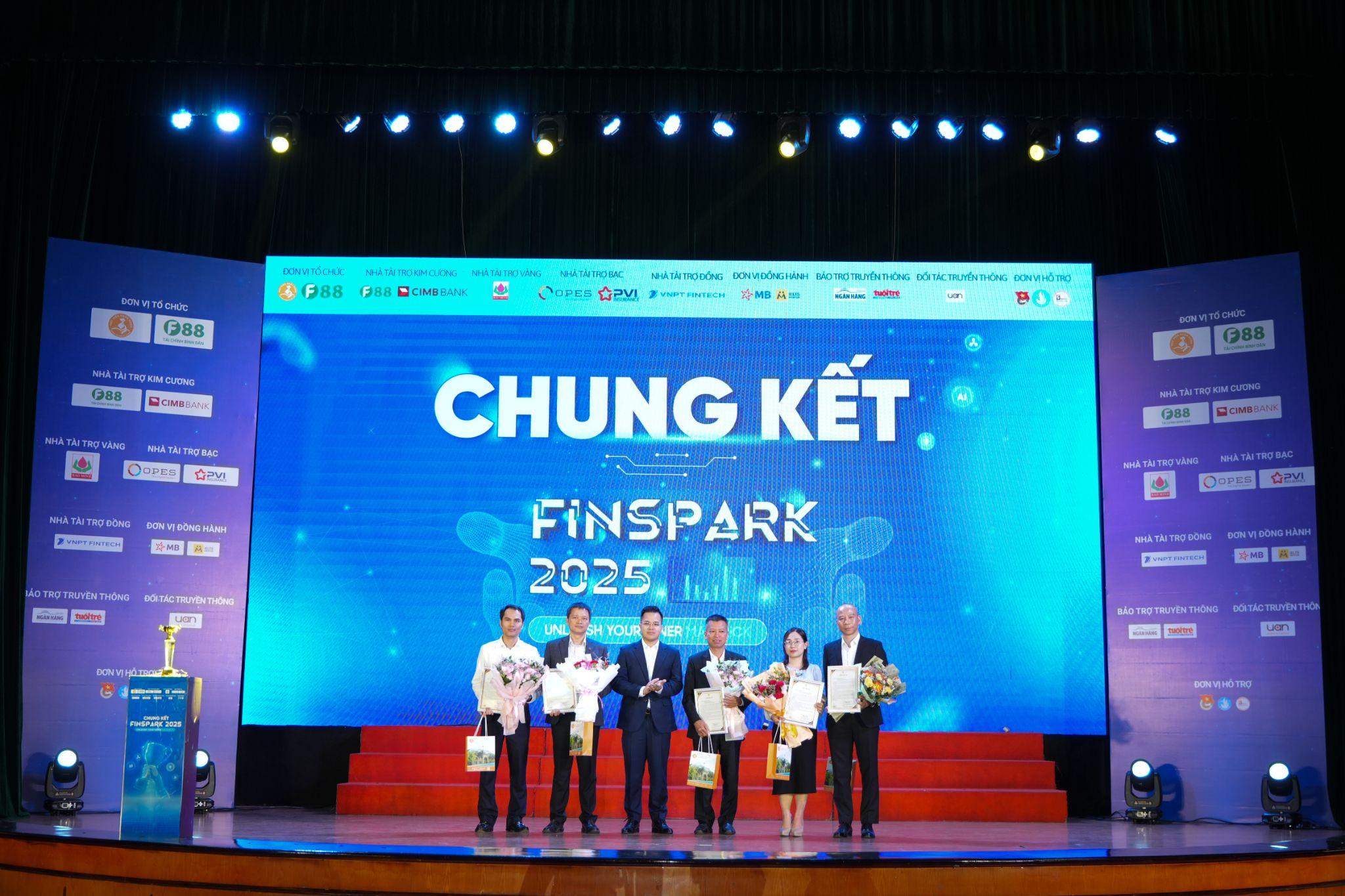 Sixdigits và hành trình chạm đến ngôi vương FinSpark 2025 - 2