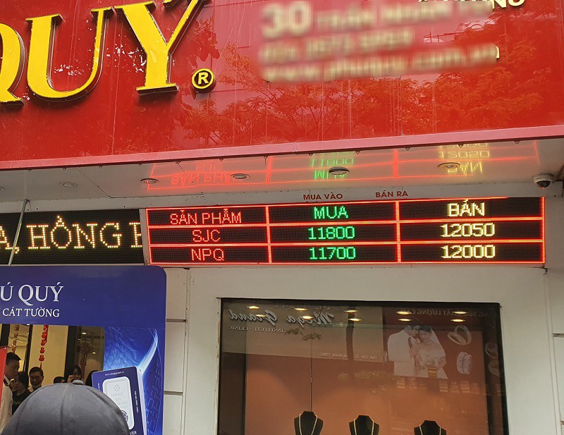 Giá vàng ngày 18/5: Ồ ạt giảm, người mua vàng cuối tuần trước giờ mang bán lỗ bao nhiêu? - 2