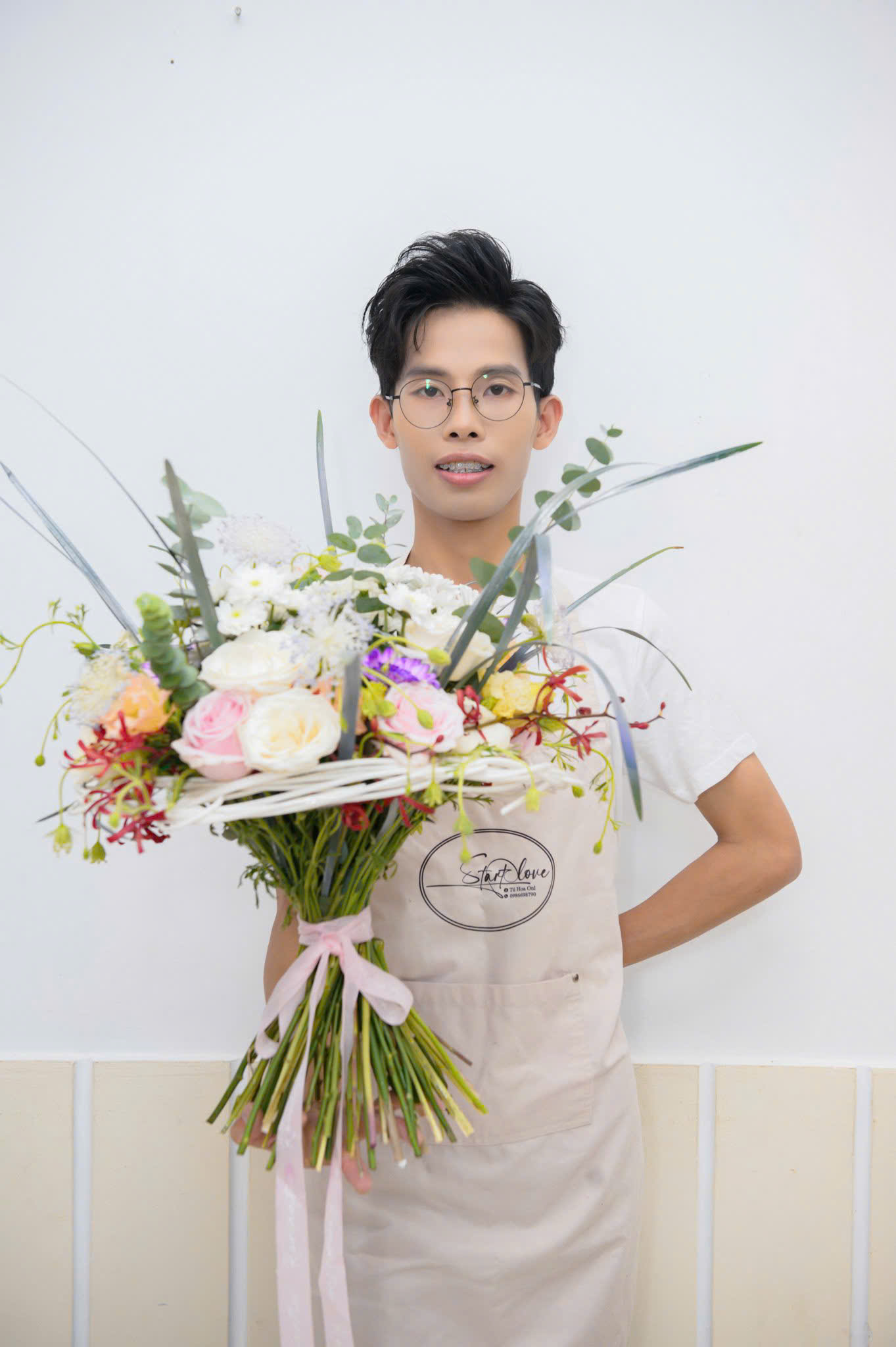 Chiêm ngưỡng cổng cưới long phụng “khủng” dài 18m gây sốt ở Long An, người đứng sau siêu phẩm này là ai? - 2