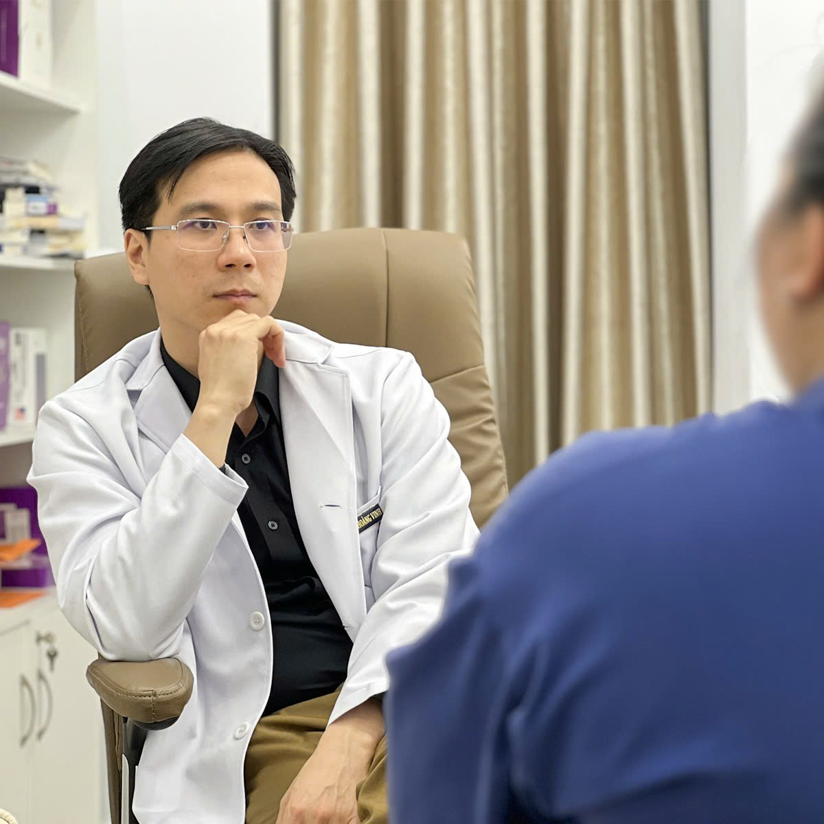 ThS. BS Lê Hoàng Vinh – Từ bỏ công việc đáng mơ ước tại bệnh viện lớn để theo đuổi đam mê - 3