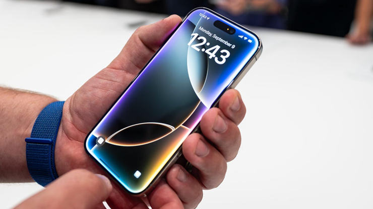 Trợ lý ảo Siri sắp bị "phế truất" trên iPhone? - 1
