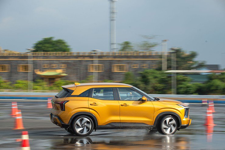 Giá xe Mitsubishi Xforce tháng 5/2025, giảm 50% lệ phí trước bạ - 2
