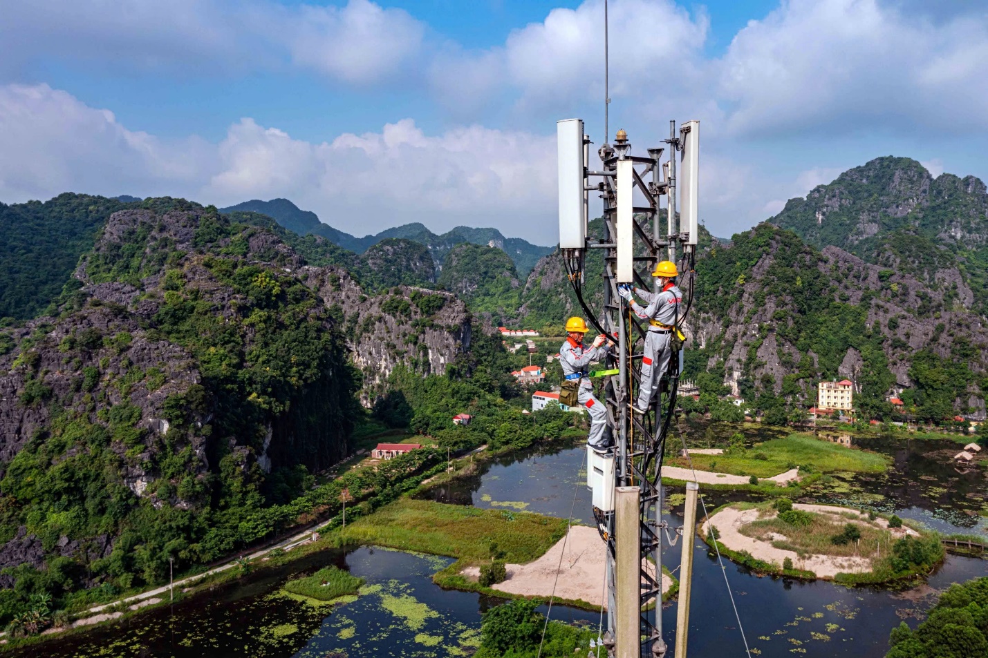 Lý do Viettel chi gần 2.000 tỷ đồng để có khối tần B2 - B2&#39; của băng tần 700MHz - 1