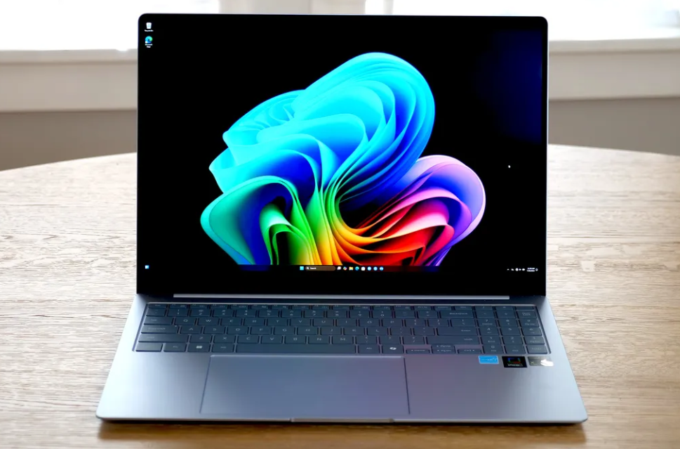 6 laptop 2 trong 1 tốt nhất nửa đầu năm 2025 - 5