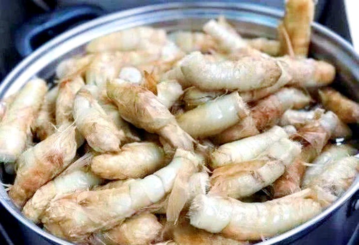 Quà quê quen thuộc rẻ như cho, lên phố thành đặc sản “hái ra tiền” - 1