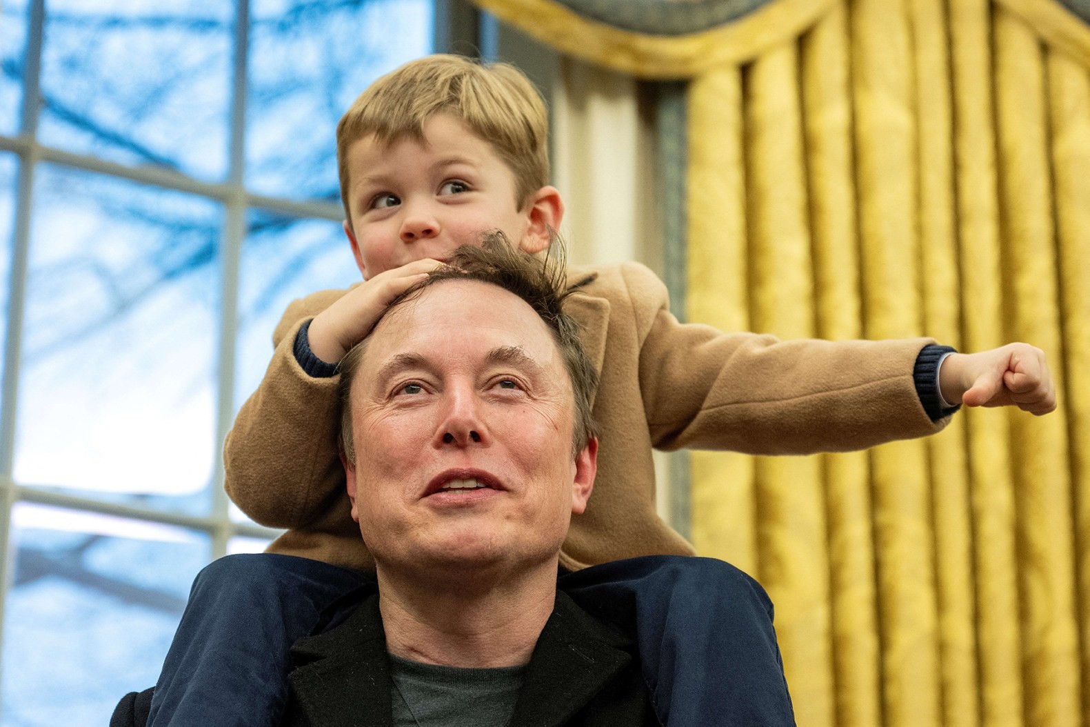 Tỷ phú Elon Musk kể về cú đấm gây bầm tím ở mắt - 2