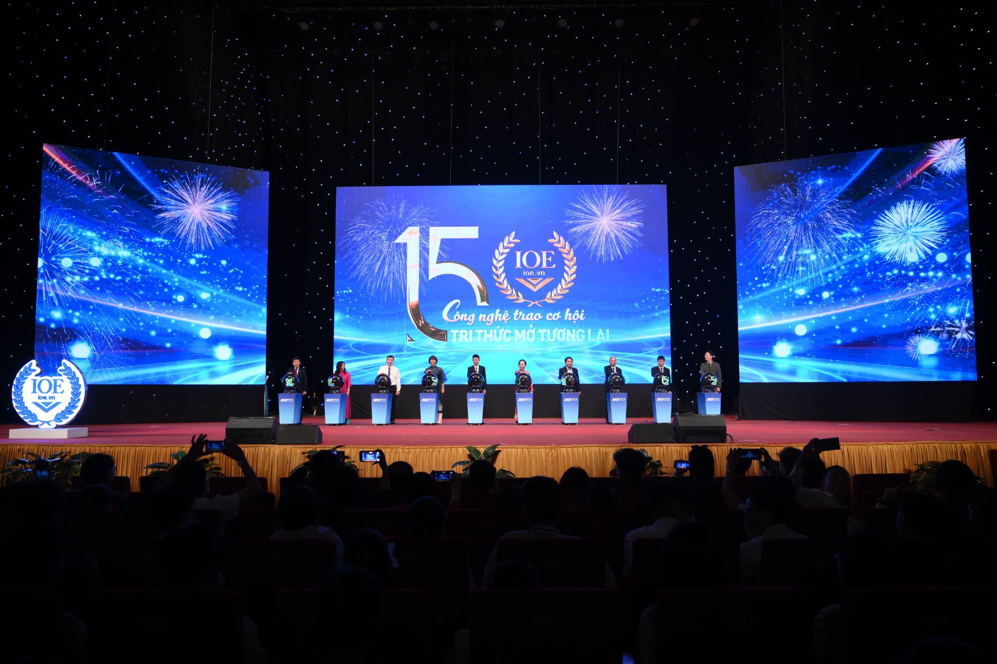 Lễ vinh danh và trao giải IOE 2024 – 2025: 15 năm lan tỏa phong trào học tiếng Anh trực tuyến toàn quốc - 3