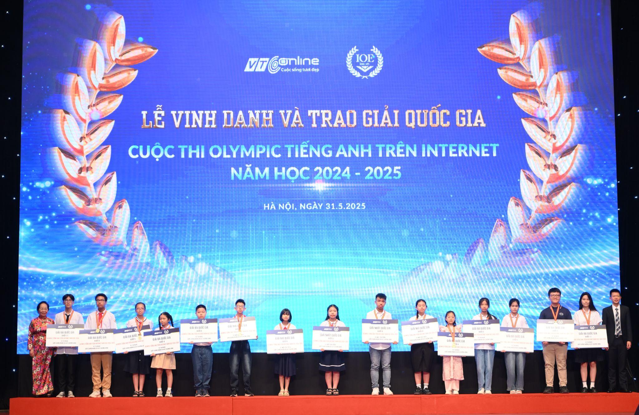 Lễ vinh danh và trao giải IOE 2024 – 2025: 15 năm lan tỏa phong trào học tiếng Anh trực tuyến toàn quốc - 4