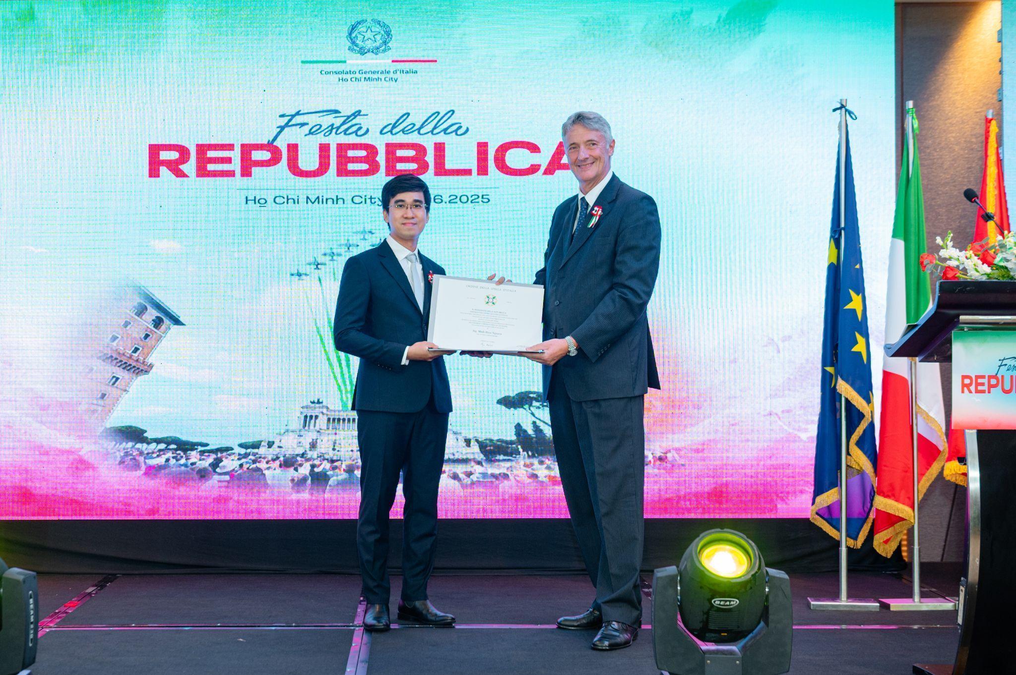 Giảng viên đại học Tôn Đức Thắng nhận tước hiệu Hiệp sĩ Cộng hòa Italia - 1