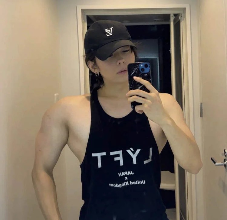 Bị chê già hơn tuổi, ông chú "lột xác" ngoạn mục thành hot boy - 2