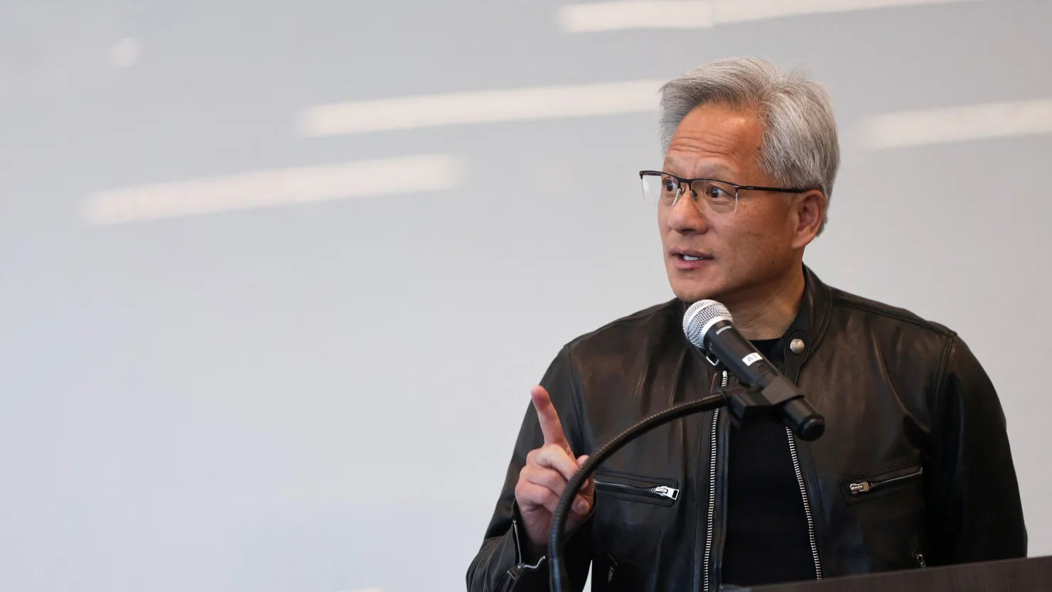 Nvidia vượt Microsoft, trở thành công ty giá trị nhất thế giới - 1