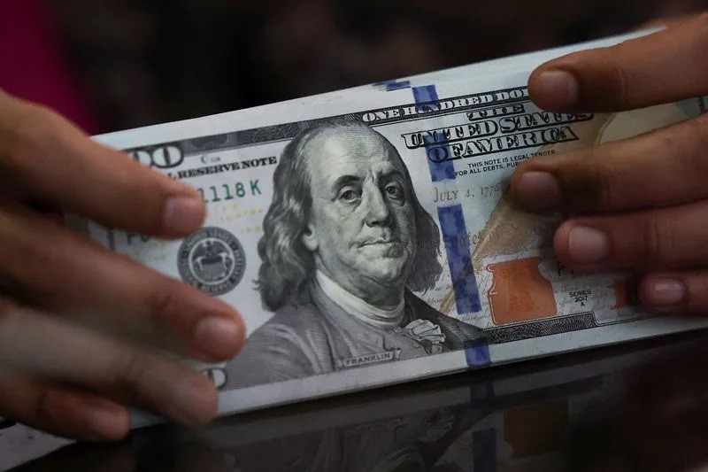 Tính từ đầu năm tới nay, đồng USD đã mất giá bao nhiêu? - 1