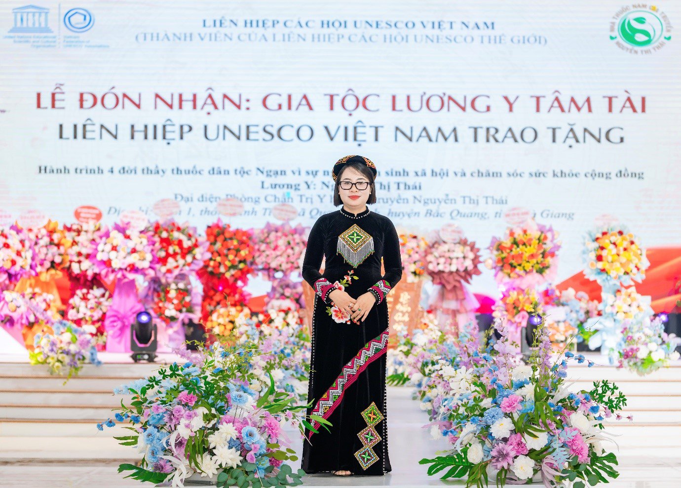 Lương y Nguyễn Thị Thái được vinh danh vì đóng góp cho sức khỏe cộng đồng - 4