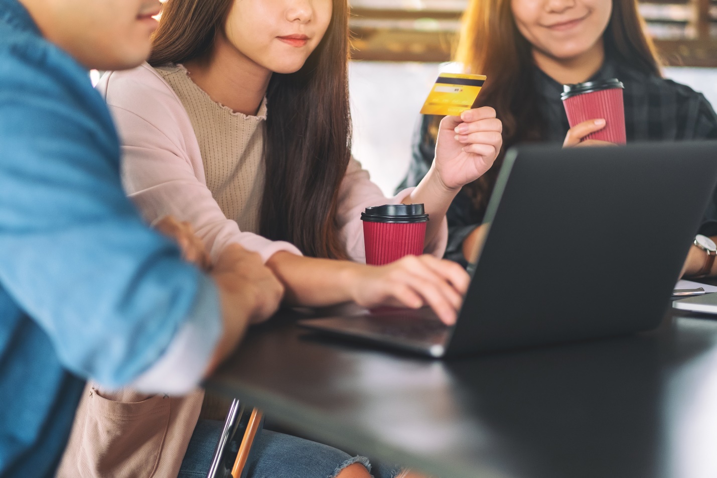 Gen Z, bạn đã biết quản lý thu nhập của mình? - 1